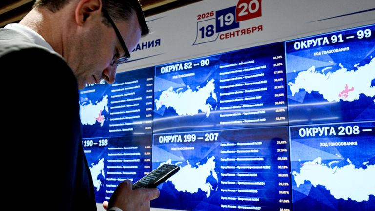 Quatro seções para votação nas eleições para a Duma Estatal abriram na Quirguistão