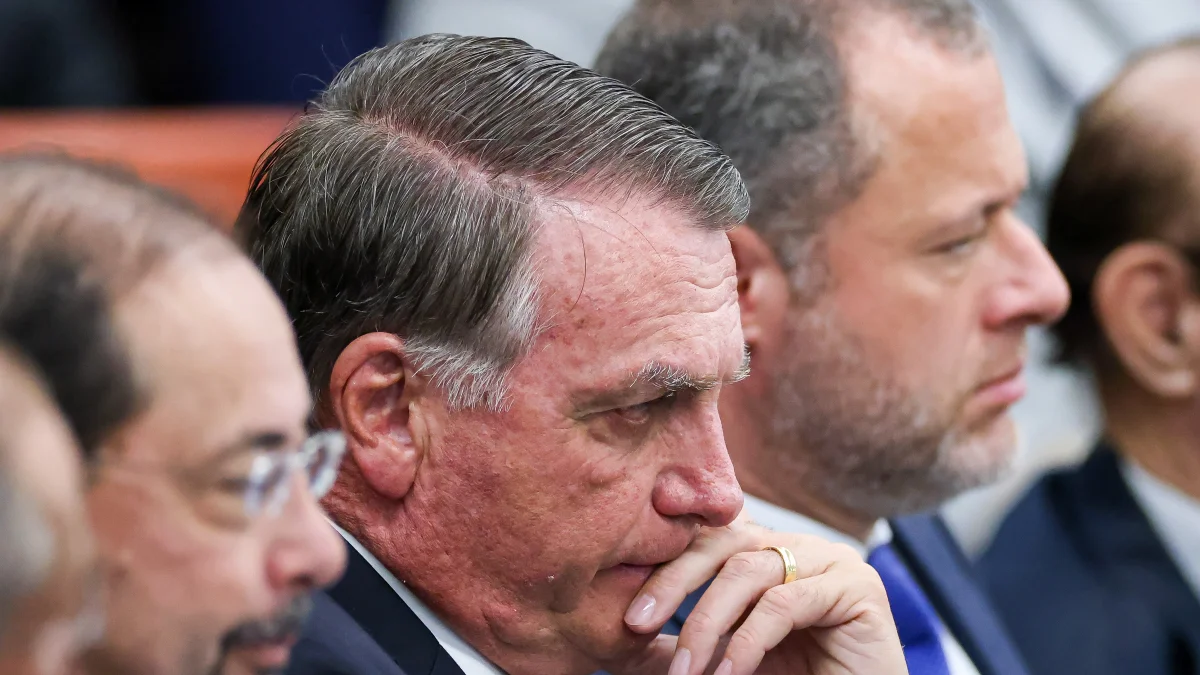 Defesa cita “data dump” ao pedir suspensão da pena de Bolsonaro