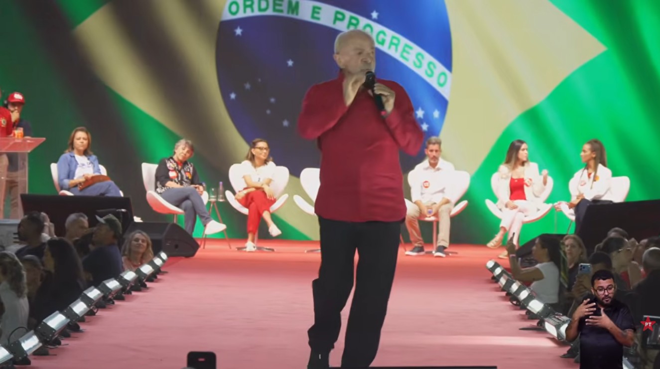 'Não vamos deixar o povo sem dinheiro, mas não vamos dar dinheiro para o BRB', diz Lula em evento de campanha