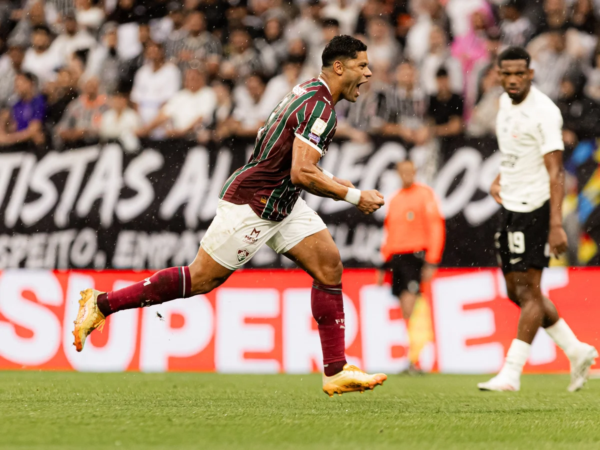 Fluminense vence Corinthians, entra no G-4 do Brasileirão e afunda Timão