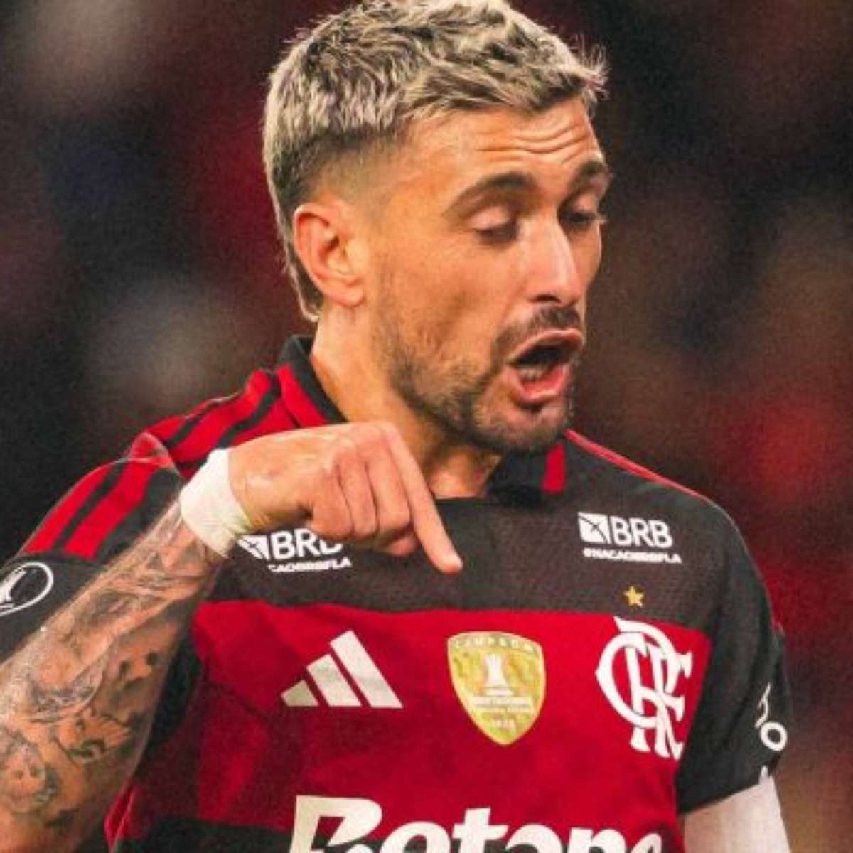Com 10 estrangeiros, Flamengo se prepara para nova regra da CBF
