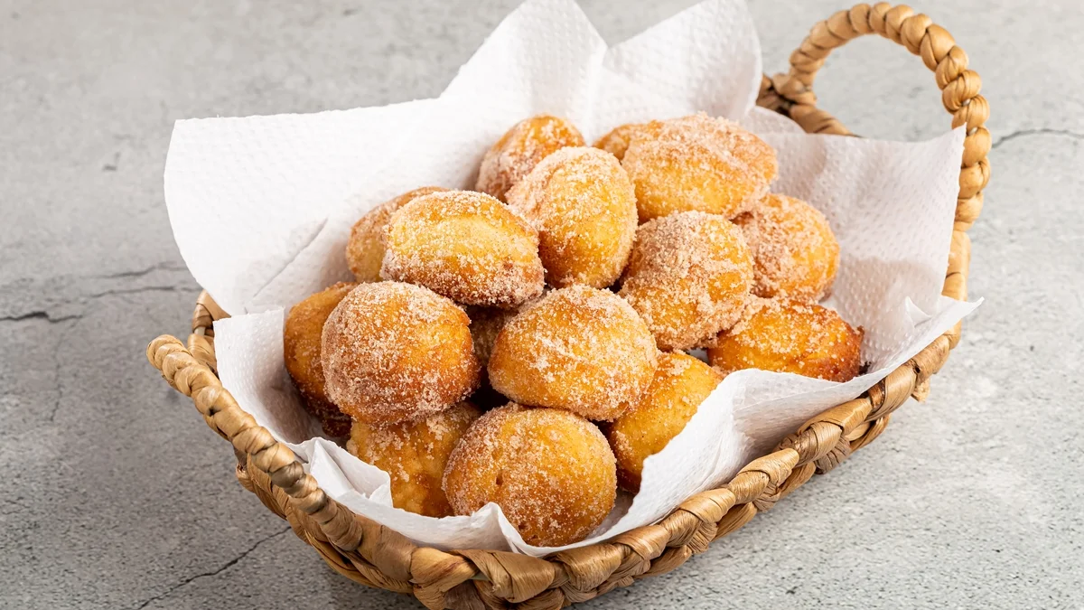 Imagem da matéria: Receita de bolinho de chuva fofinho sem leite e sem farinha de trigo