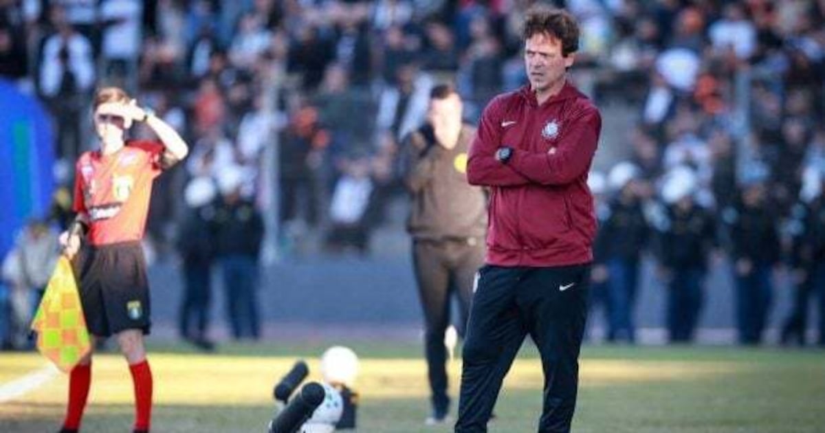 Corinthians ganha 17 dias para tentar reagir, após sexta derrota seguida no Brasileirão