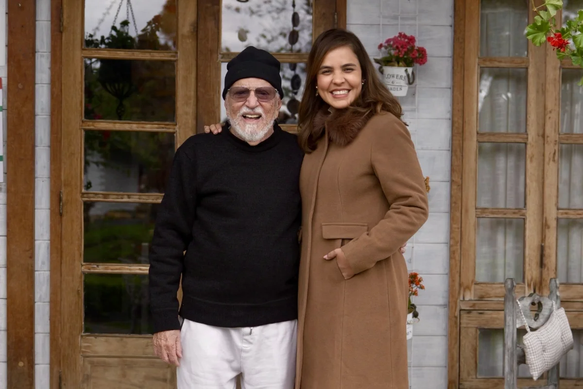 Carlos Alberto de Nóbrega se declara à esposa: “Deus me deu você”