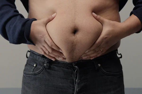 Gordura abdominal pode influenciar mais a testosterona do que idade