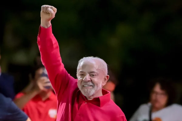Lula deve acompanhar apuração do primeiro turno em São Paulo - destaque galeria