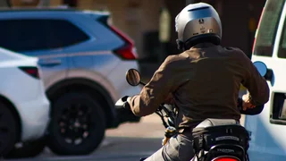 Só 0,5% da frota: o que falta para as motos elétricas estourarem no Brasil?