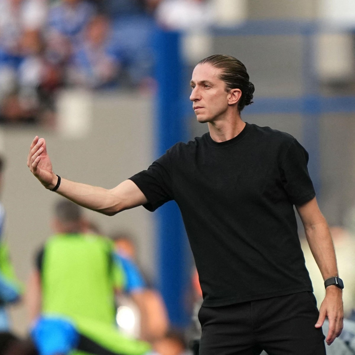 Após saídas frustrantes no Brasil, filho de Ancelotti e Filipe Luís lideram Francês diante do PSG