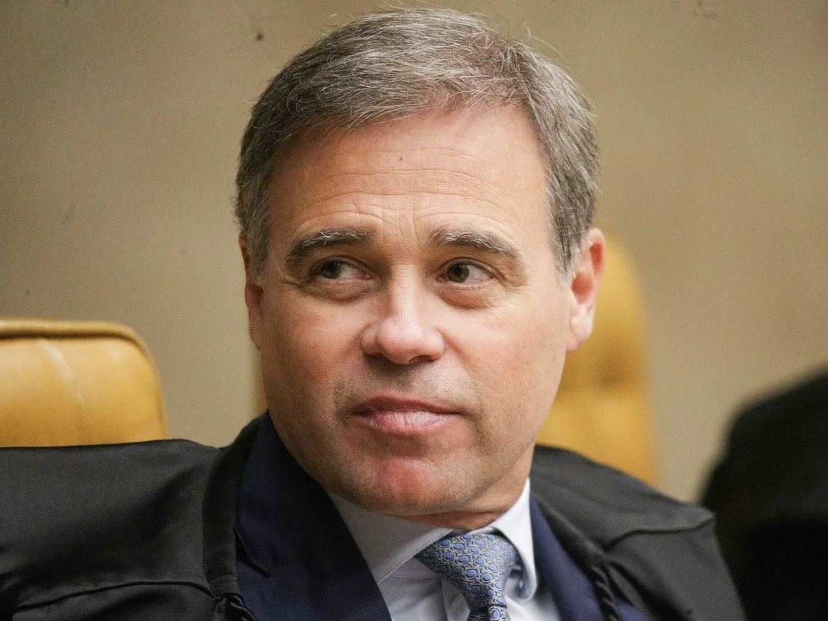 Mendonça será relator de ação de Renan contra reajuste do Bolsa Família