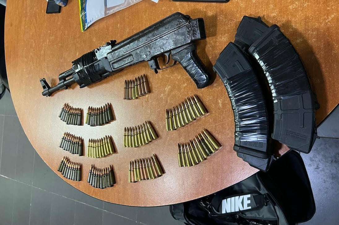 Suspeito ligado ao emboscada fatal de policiais morto em tiroteio policial