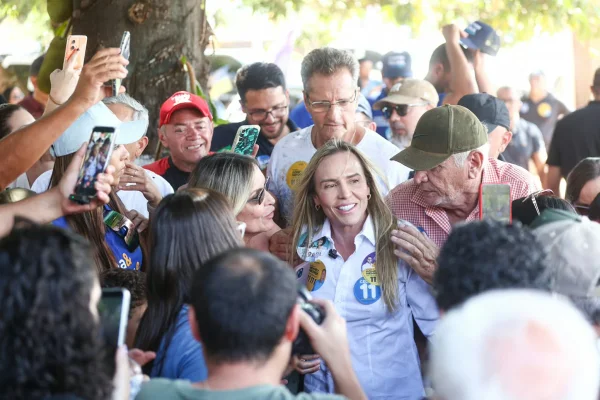 Celina promete seguir com regularização de condomínios no Jardim Botânico - destaque galeria