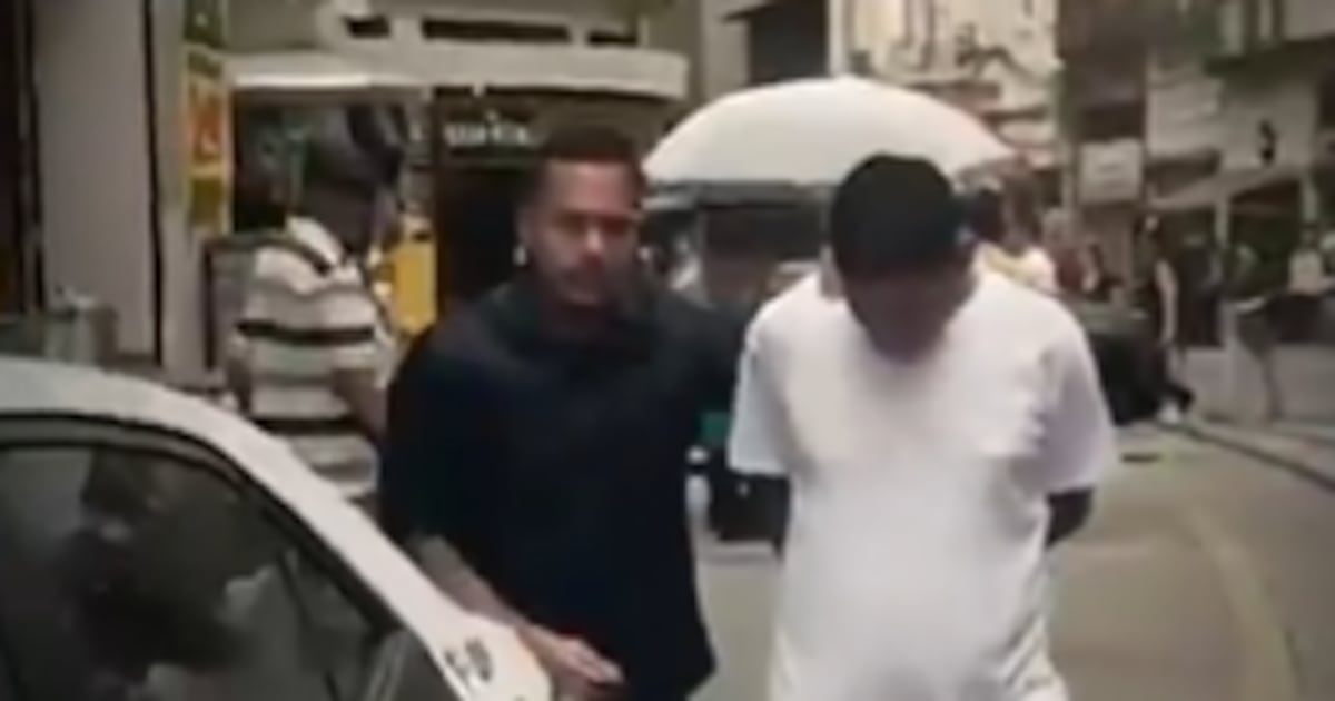 Polícia prende líder de quadrilha que fingia ser funcionário de loja para furtar celulares no Rio