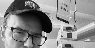 Chad Gilbert (New Found Glory) no hospital Foto: Tenho Mais Discos Que Amigos!