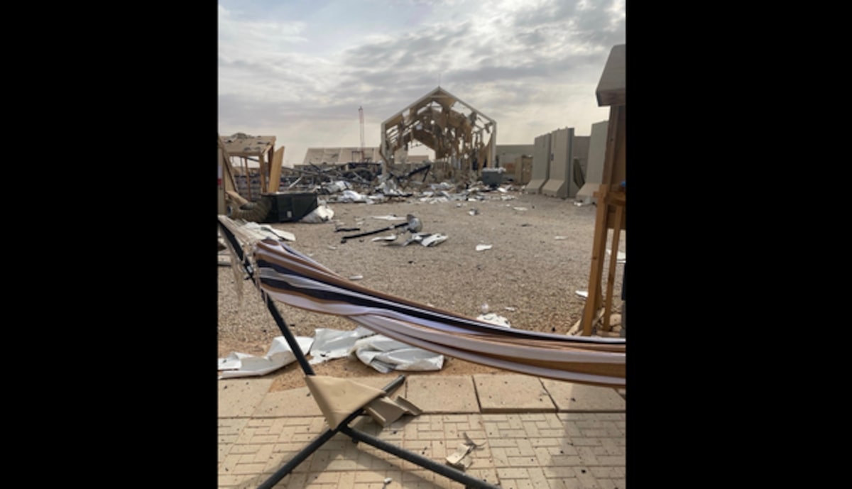 Avião partido ao meio: imagens mostram graves danos em bases dos EUA após ataques iranianos