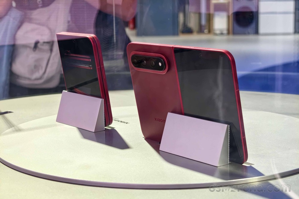 Xiaomi 18 Fold traz bateria de silício-carbono de 6.000 mAh e carregamento de até 67 W — Foto: Reprodução/GSMArena