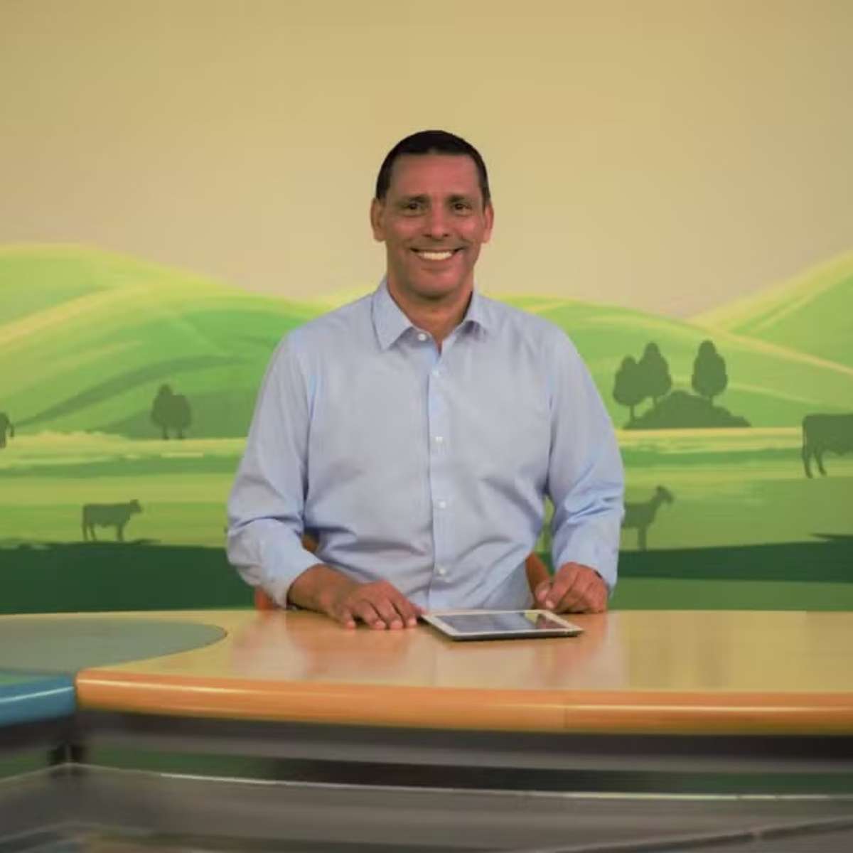 Apresentador de TV afiliada da Globo morre aos 55 anos