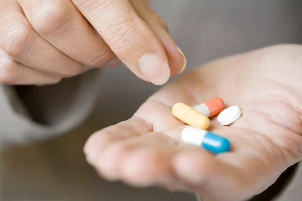 Anvisa proíbe lotes irregulares de medicamento para esclerose múltipla