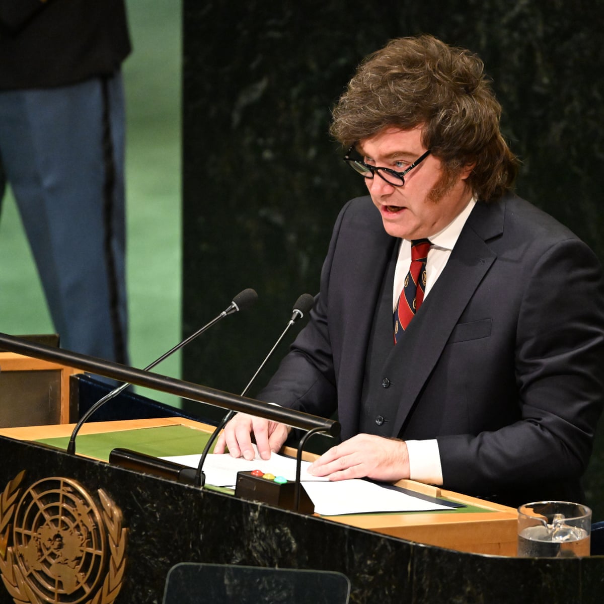 Milei ameaça na ONU que a Argentina tomará 'as coisas em nossas próprias mãos' sobre as Malvinas