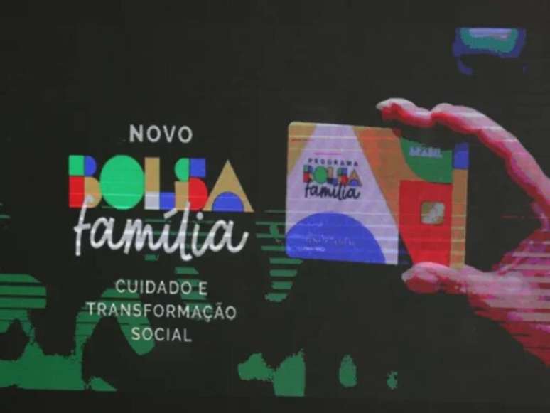 Aumento do Bolsa Família é incluído no Orçamento e eleva estimativa de rombo fiscal; entenda