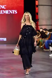 Louback leva performance de violinista ao Metrópoles Catwalk hoje (15/9)
