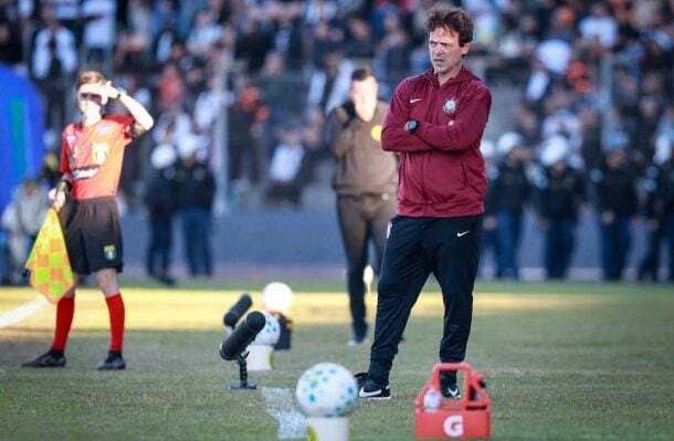 Corinthians ganha 17 dias para tentar reagir, após sexta derrota seguida no Brasileirão