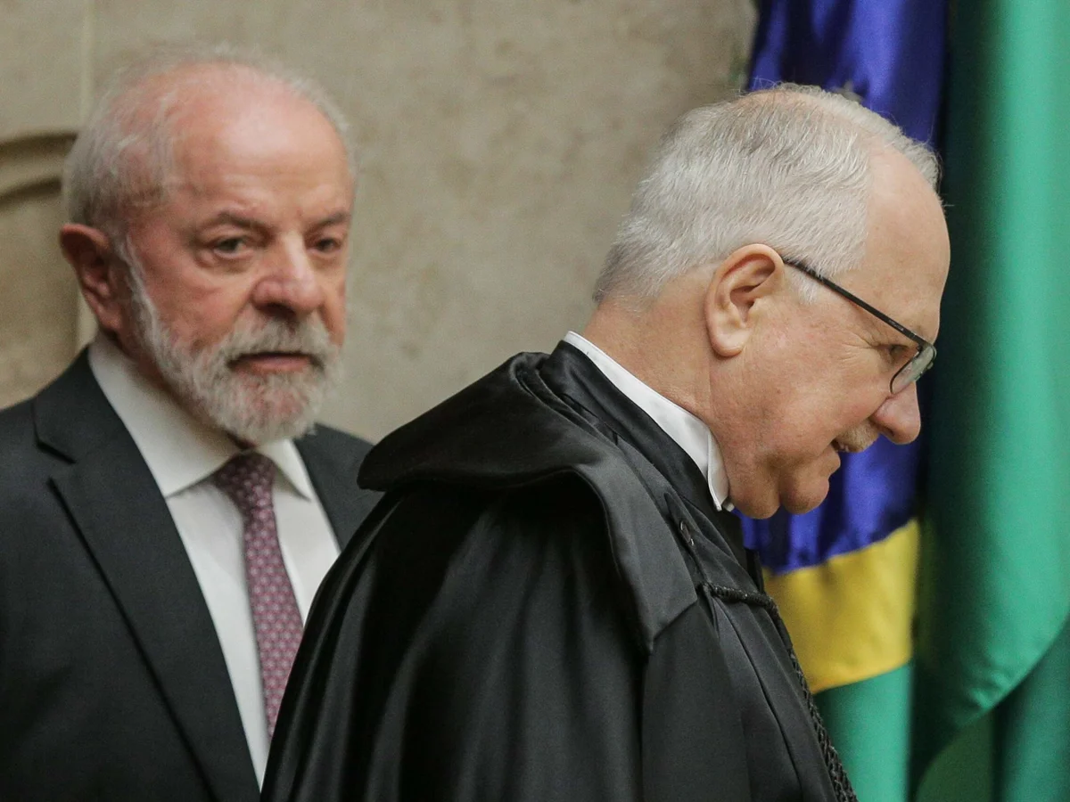 Pressionado por pesquisas, Lula cobra Fachin por solução na crise no STF