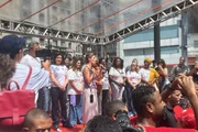 Ana Estela Haddad fez discurso a eleitores na Praça da Sé neste domingo (27/9)