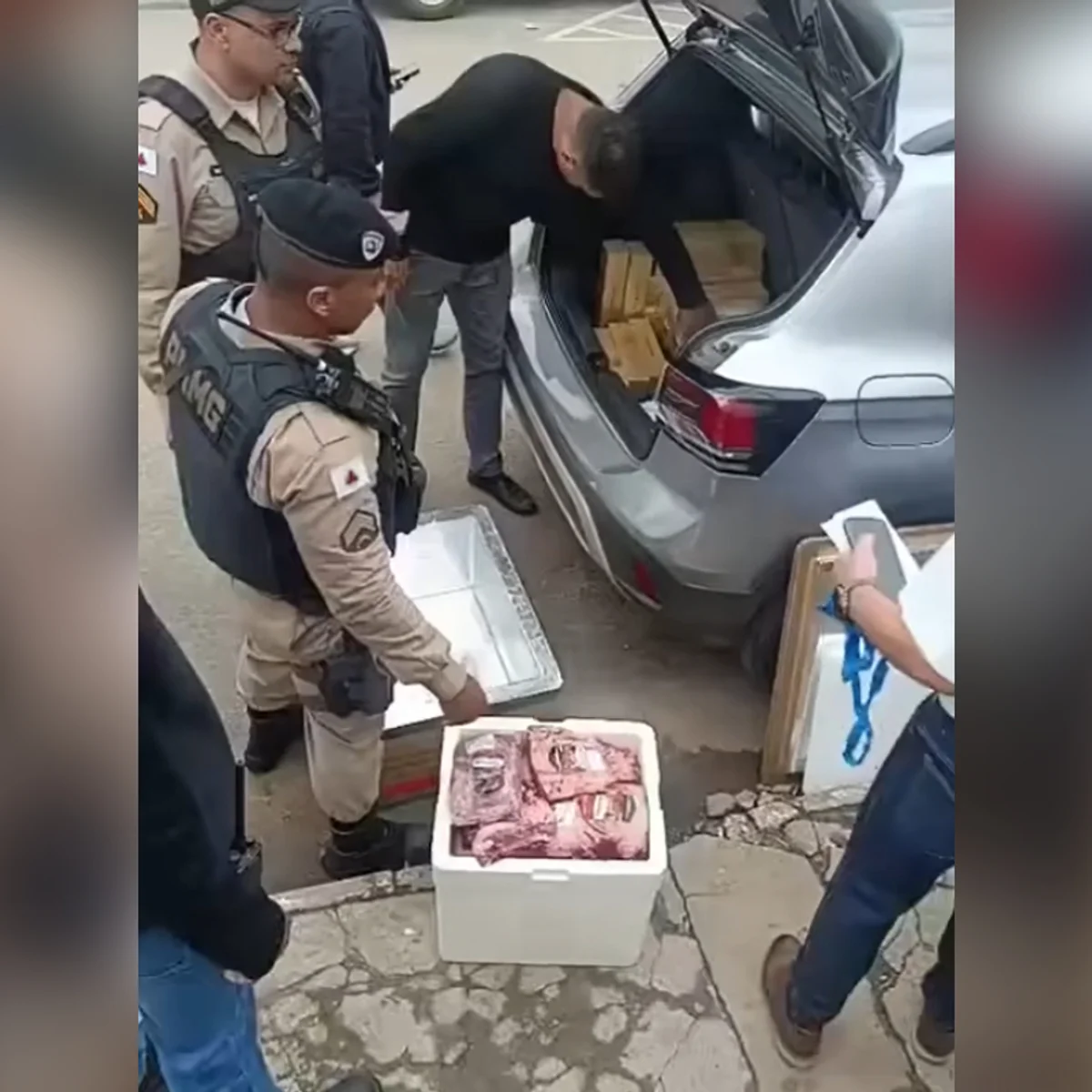 MG: dupla é presa após furtar R$ 12 mil em picanha e whisky de supermercado