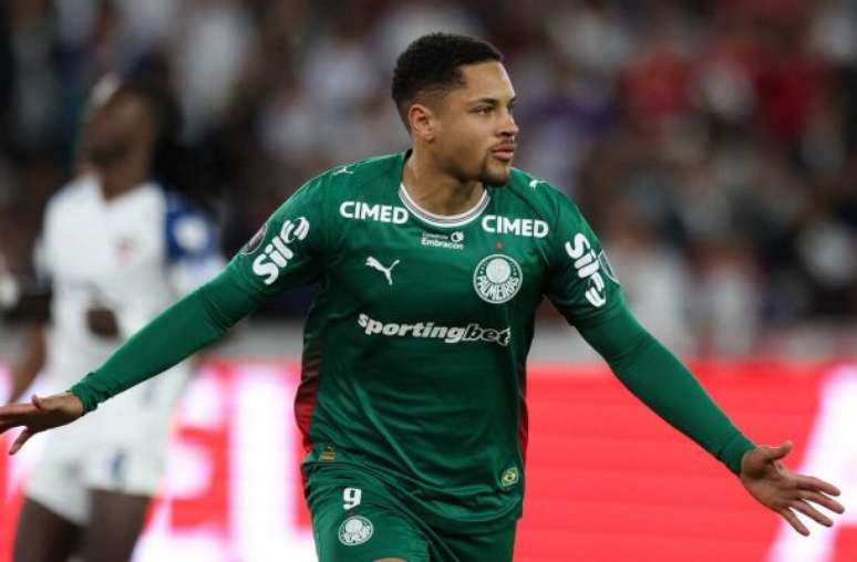 Vitor Roque recupera confiança em momento decisivo do Palmeiras