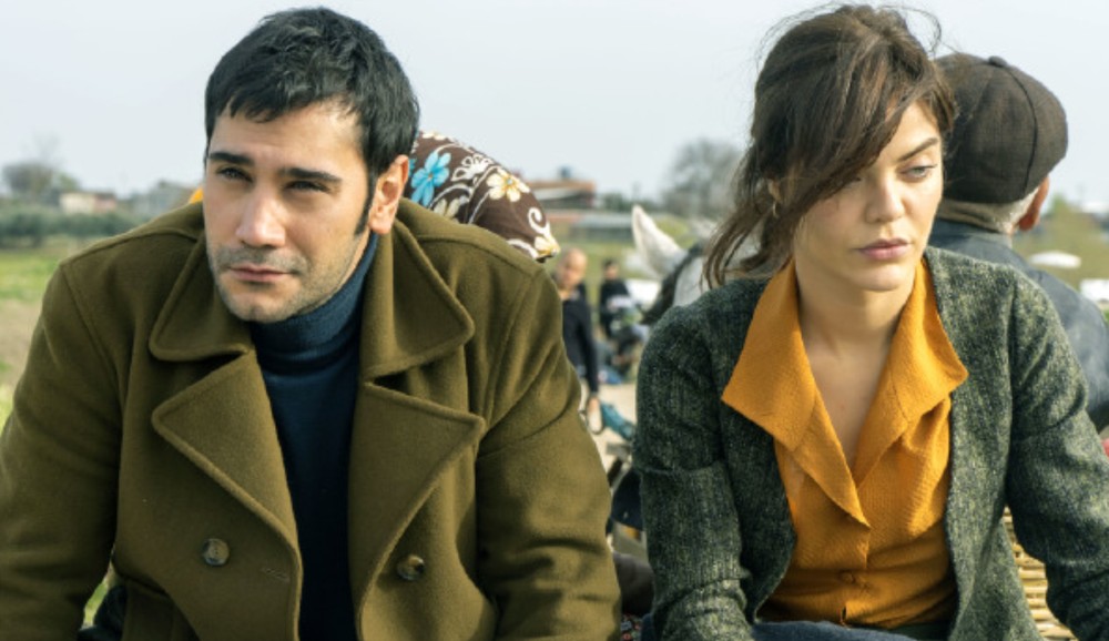 A série turca Terra Amarga, lançada em 2018, possui 4 temporadas na versão internacional — Foto: Reprodução/IMDb
