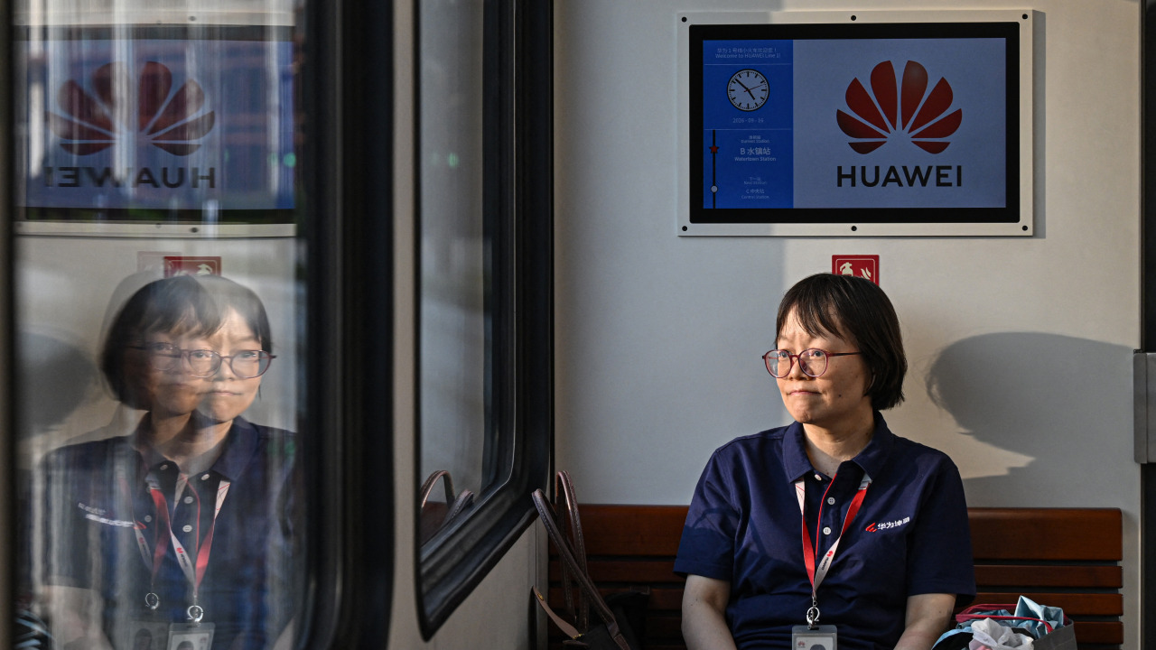 A Huawei foi atingida com 12 acusações criminais, enquanto os promotores acusam a gigante tecnológica chinesa de roubar segredos por décadas