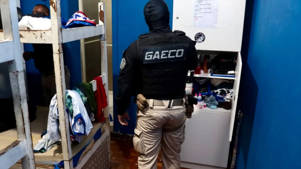 MP fecha sede da torcida organizada do Bahia e prende 10 por tortura