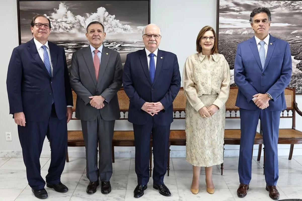Fachin reúne presidentes de tribunais para discutir IA no Judiciário