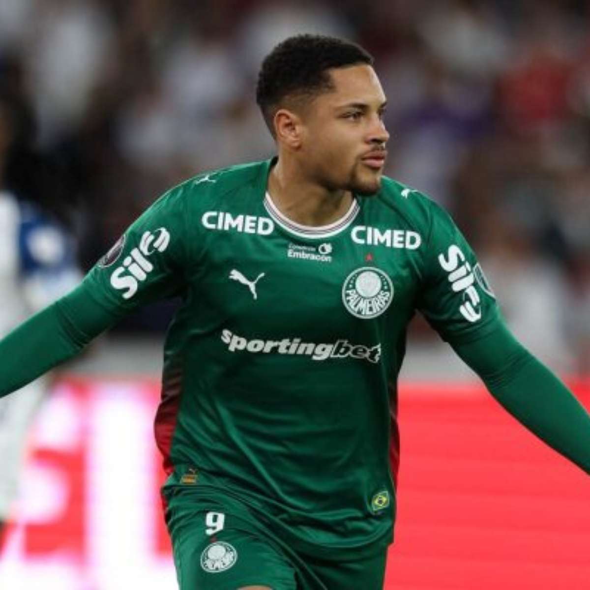 Vitor Roque recupera confiança em momento decisivo do Palmeiras