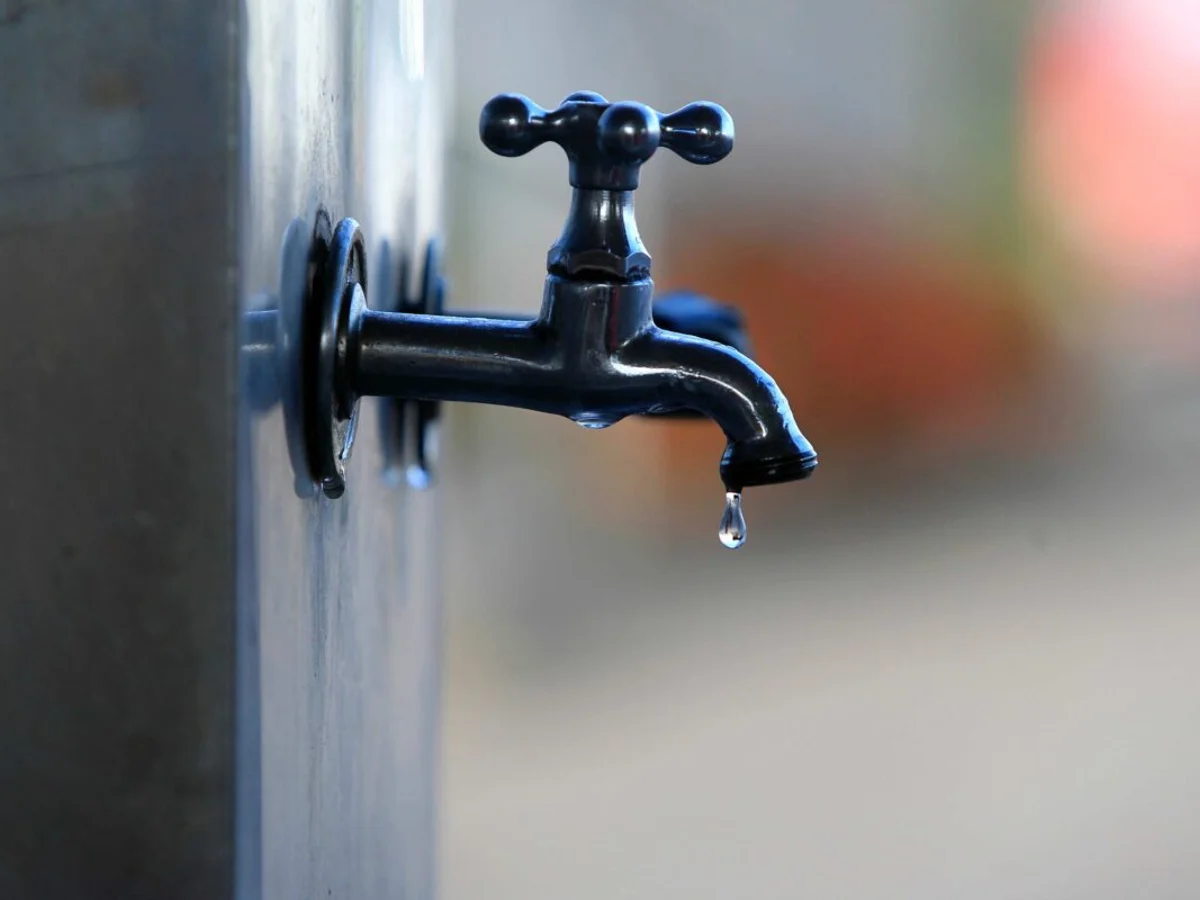 Com onda de calor, Copasa faz apelo por economia de água na Grande BH