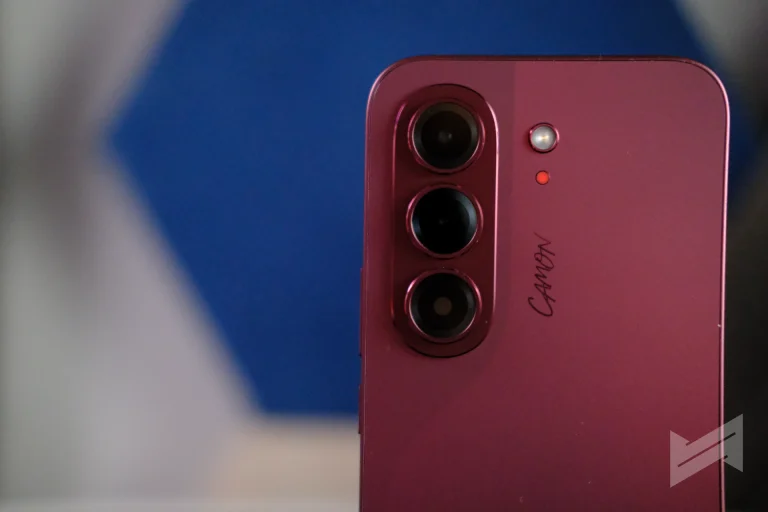 O TECNO CAMON Slim 5G chega às Filipinas em 1º de outubro com uma bateria de 6.000mAh em um corpo de 6,39mm