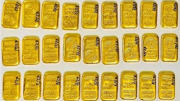 A DRI e a BSF apreenderam 12 kg de ouro de origem estrangeira no valor de Rs 17 crore via a rota do Bangladesh