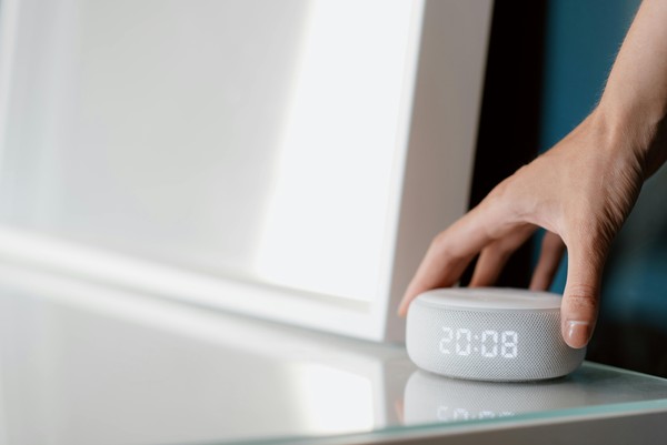 6 funções da Alexa que ajudam a economizar energia em casa