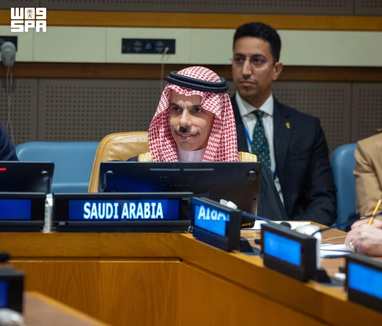 Ministro das Relações Exteriores da Arábia Saudita pede implementação do plano de paz para Gaza e renova o impulso pela independência palestina