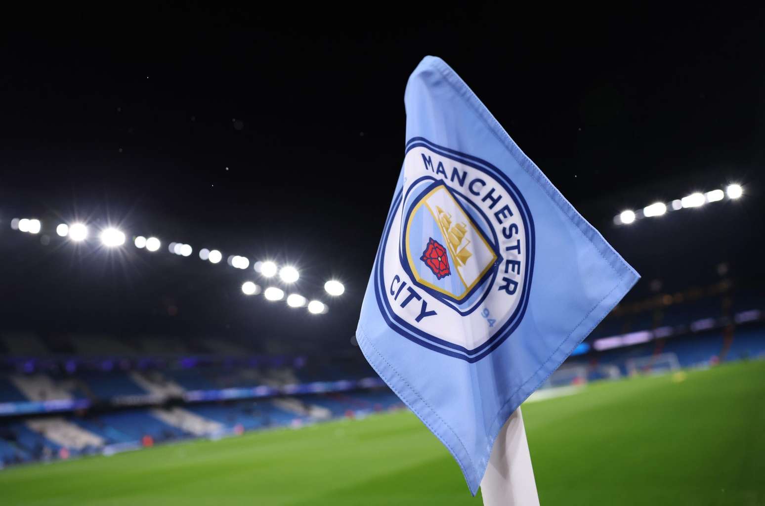 Imagem da matéria: Manchester City é considerado culpado em quase todas as 115 acusações da Premier League