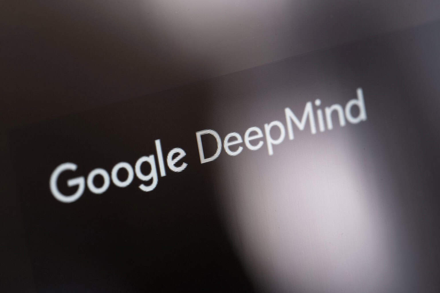 Ex-pesquisadores da Google DeepMind criam startup de inteligência artificial avaliada em R$ 19,1 bilhões