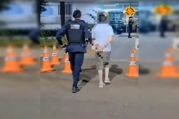 Homem é preso após mostrar partes íntimas para crianças no Lago Sul