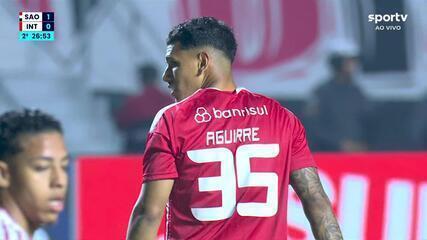 Veja o chute muito longe do gol de Aguirre