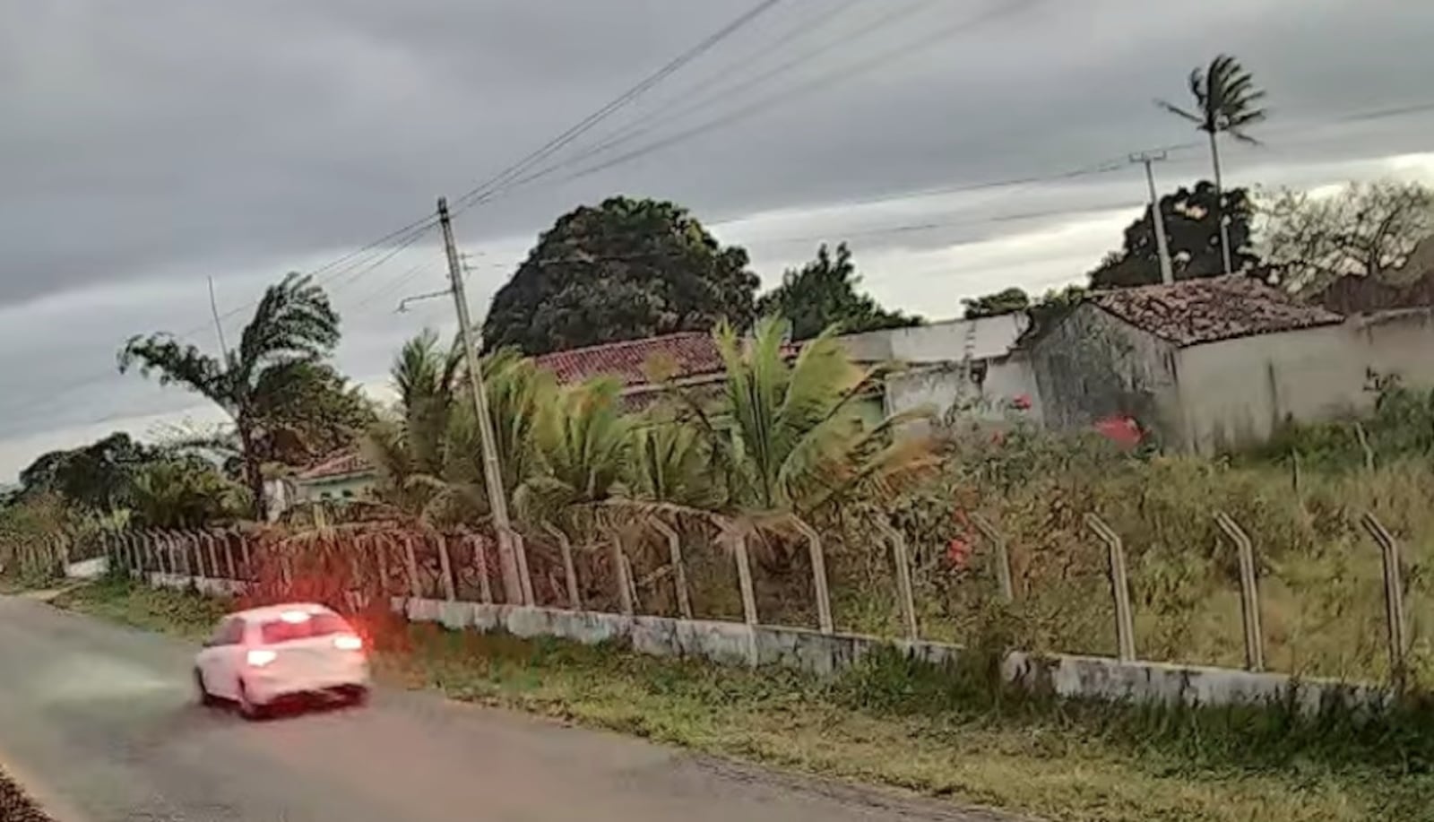 Imagem da matéria: Professora morre e criança fica ferida após colisão entre moto e carro em município do Agreste paraibano