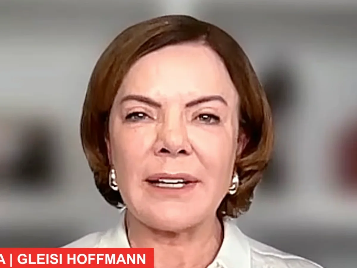 Gleisi: decisão de Dino sobre Nossa Senhora garante liberdade de opinião