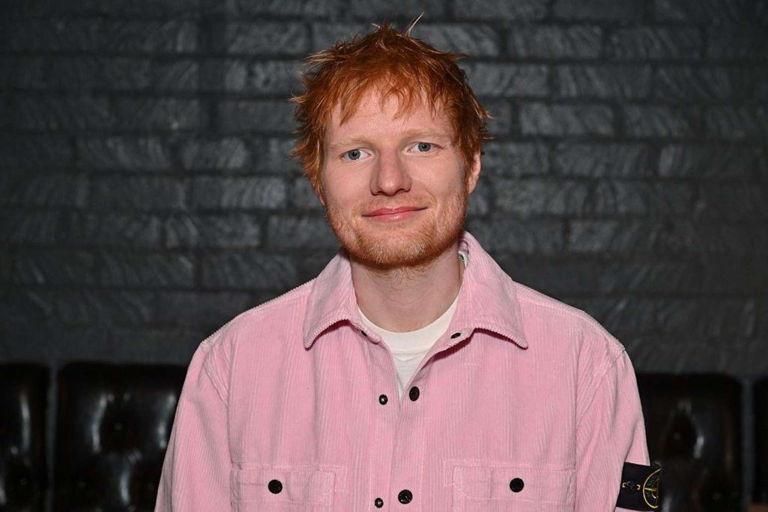 'Essa &eacute; uma quest&atilde;o humanit&aacute;ria, e n&atilde;o posso mais esconder o que sinto a respeito', diz Ed Sheeran ao se referir &agrave; pol&ecirc;mica com Macklemore