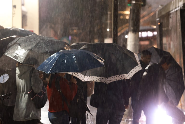 Inmet emite alerta para tempestade, queda de granizo e ventos de 100 km/h em SP; veja até quando