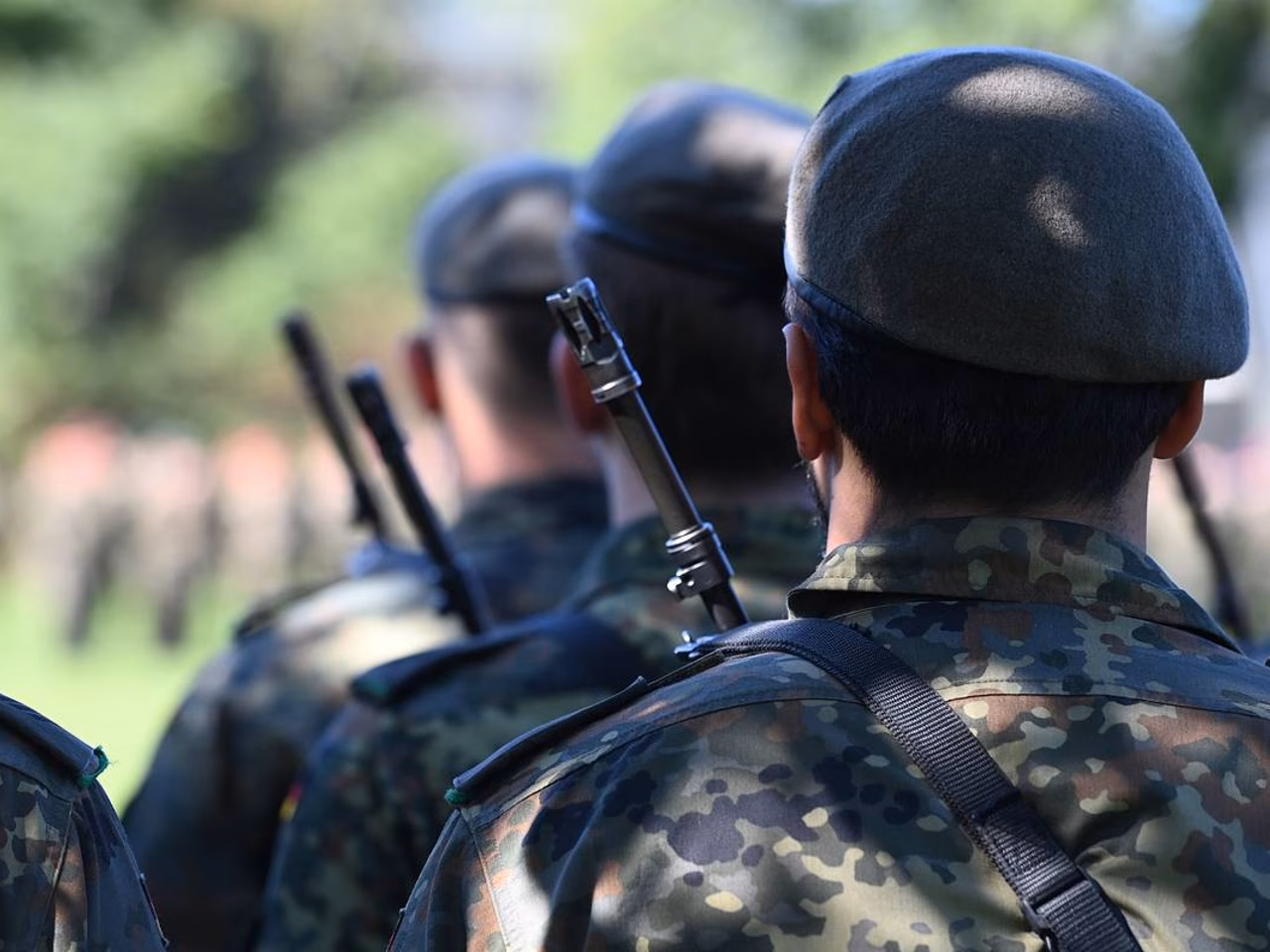 Немцев призвали готовиться к обороне