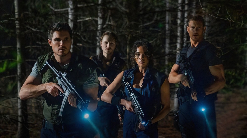 Bem-Vindo a Raccoon City faz um reboot de toda a franquia RE nos cinemas — Foto: Reprodução/The Movie Database