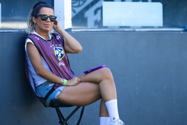Neymar manda recado para Naty Potira, torcedora que luta contra o câncer